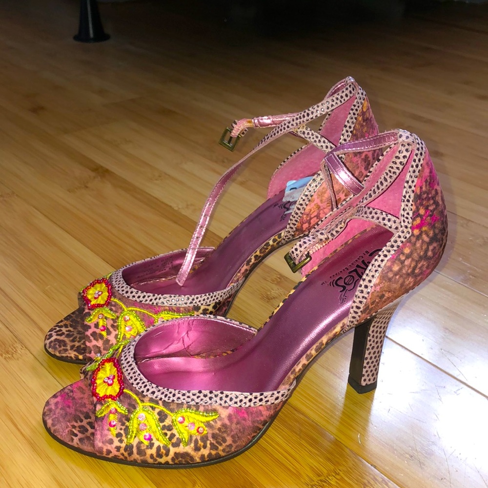 2/$50 Carlos Santana Saki Heel
